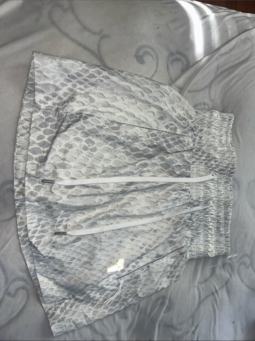Nike White & Light Gray Snake-Print Mini Skirt